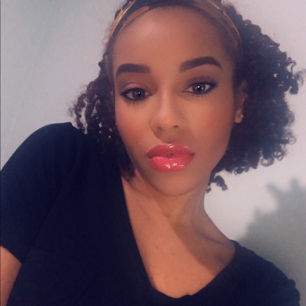 Meet your Posher, Zariha